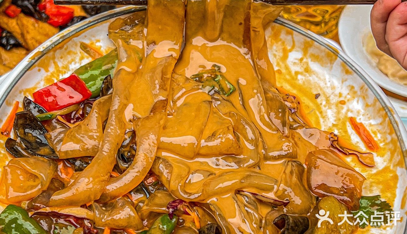巨巨巨好吃流汁麻酱宽粉‼️藏在这家东北菜馆