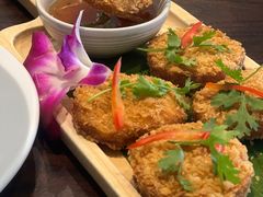 -Chom Cafe and Restaurant