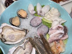 -瑞虹新天地月亮湾