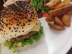 招牌牛肉汉堡-UPPER KITCHEN(延安路店)
