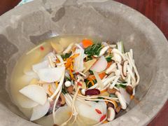 -姚记抚仙湖石锅鱼庄