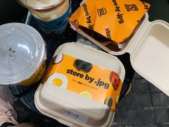 柠香蟹籽牛肉汉堡-JPG canteen(广州寺右公馆店)