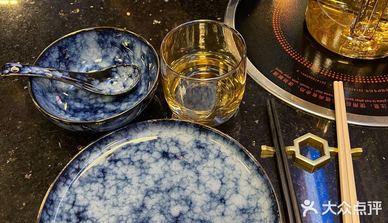 大口吃大鸡腿花胶翅实在太爽了！