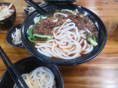 -丽虹云南过桥米线(兴工街店)