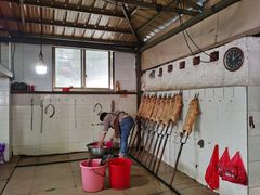 -黄记四更烤乳猪店