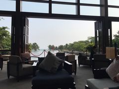 -亚龙湾喜来登·美景台大堂吧
