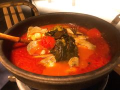 酸汤鱼-毛辣果·酸
