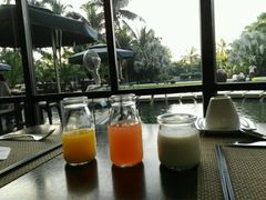 -三亚湾海居铂尔曼度假酒店