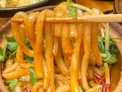 -有红鸡毛店·砂锅菜(抚琴夜市店)