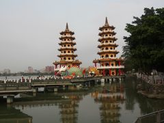 -龙虎塔