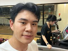 -新华贸购物中心(新华西道店)