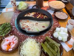 -赵美丽·重庆社区火锅·直营店(火车东站·中豪国际店)