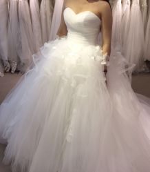 满庭芳婚纱礼服店-满庭芳婚纱礼服店