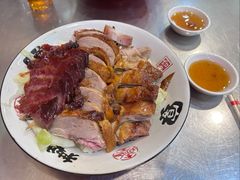 烧鹅拼叉烧饭-吾家香港烧腊专门店