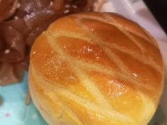 酥皮水牛奶菠萝包-陶陶居酒家(海岸城店)