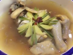 -虾弄弄海派小龙虾·牛羊蝎子火锅