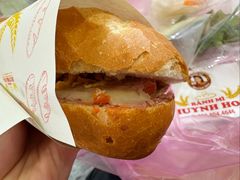 -Bánh Mì Huynh Hoa