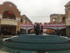 -百联奥特莱斯广场(武汉盘龙店)