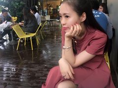 -莓园冰淇淋店
