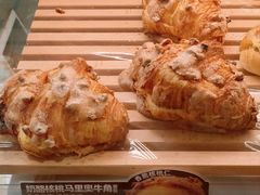奶酪核桃马里奥牛角-味多美蛋糕(双安店)