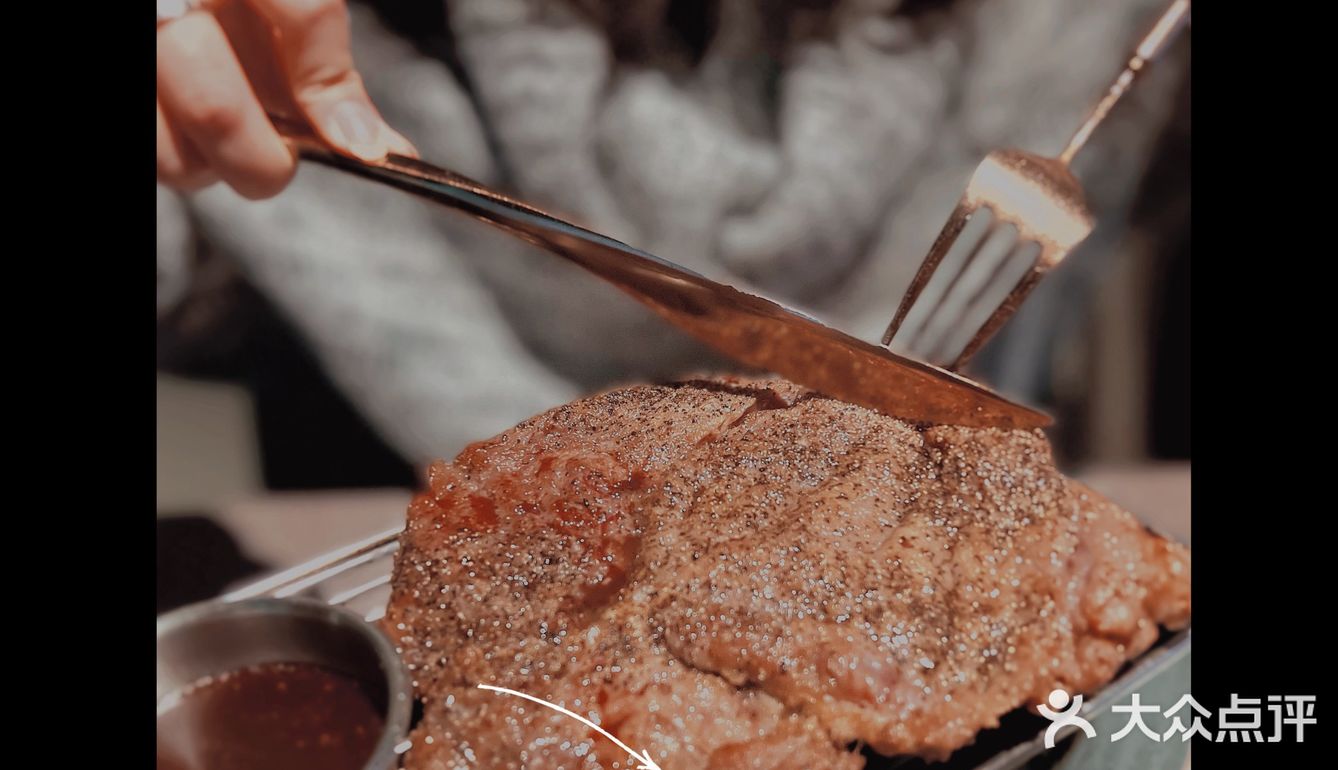 一顿晚饭能有两种享受的西餐厅餐吧