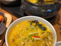 金汤酥肉酸辣米线-云海肴·汽锅鸡·云南菜(苏州中心店)