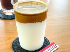 -彳亍咖啡·这里(水湾路店)