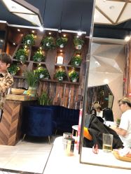-PE SALON