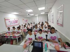 -爱月宝月嫂·育儿嫂