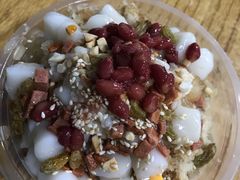 门口的冰汤圆-渝味黄姐火锅(黄泥村店)