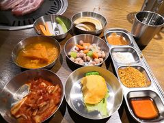 小菜碳生菜无限量-·缸桶屋·韩式牛肋条自助烤肉(西湖D11店)