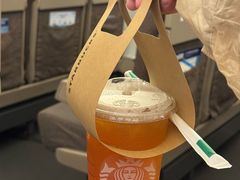 -星巴克(上海虹桥站2A检票口)