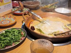 -洱火云南酸菜牛肉火锅(石景山当代商城店)