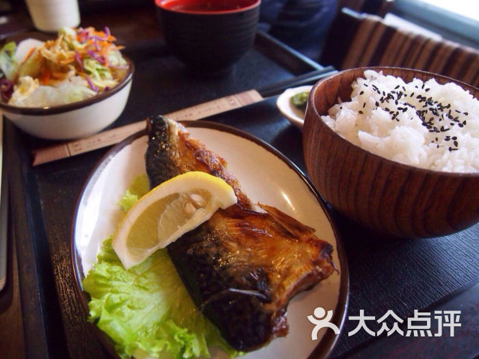 盐烤青花鱼定食