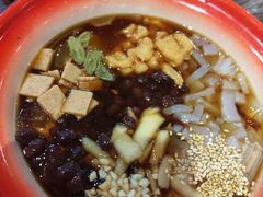 -爆炸头阿姨小四川正宗川味小吃(无任何分店)