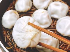 蟹黄汤包-鸡鸣汤包(广东路店)