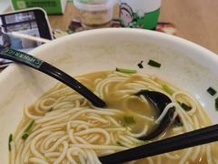 -蒙自源米线大王(花园城商场店)