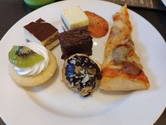 -飨食汇全日制餐厅·昆山皇冠假日酒店(九方店)