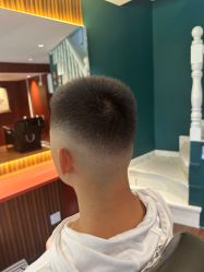 -太子爷男士理发馆