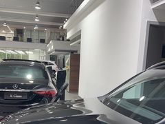 -上海星瀚奔驰4S店(红柳路店)