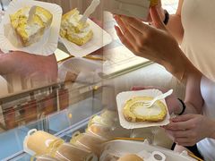 -顶东面包花园·生日蛋糕(世博店)