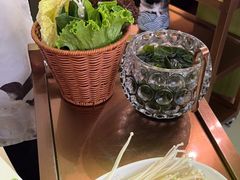 -洪氏嗨捞·广东猪肚鸡·椰子鸡火锅(西咸万象城店)