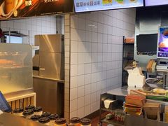 -麦当劳(虹梅路地铁站店)