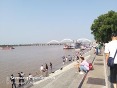 -人民防洪胜利纪念塔