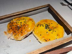 现烤重瓣玫瑰饼-云腾食府·云南菜