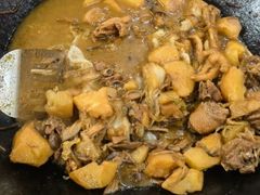 -粘豆包柴火铁锅炖