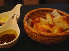 餐前面包-Efes Turkish & Mediterranean Cuisine 艾菲斯餐厅(陆家嘴店)