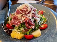 蜜瓜火腿芝士色拉-SISTERS BAR RESTAURANT川意酒馆(嘉善老市H楼店)