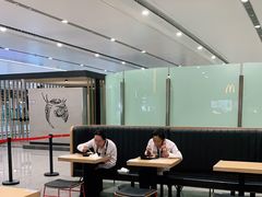 大堂-麦当劳(北京大兴机场二层国内到达(安检外)店)
