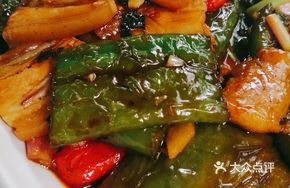 Husband's Skin Green Pepper with Salted Pork